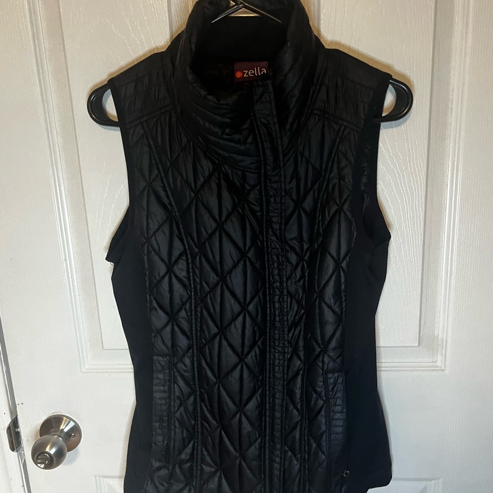 Zella vest